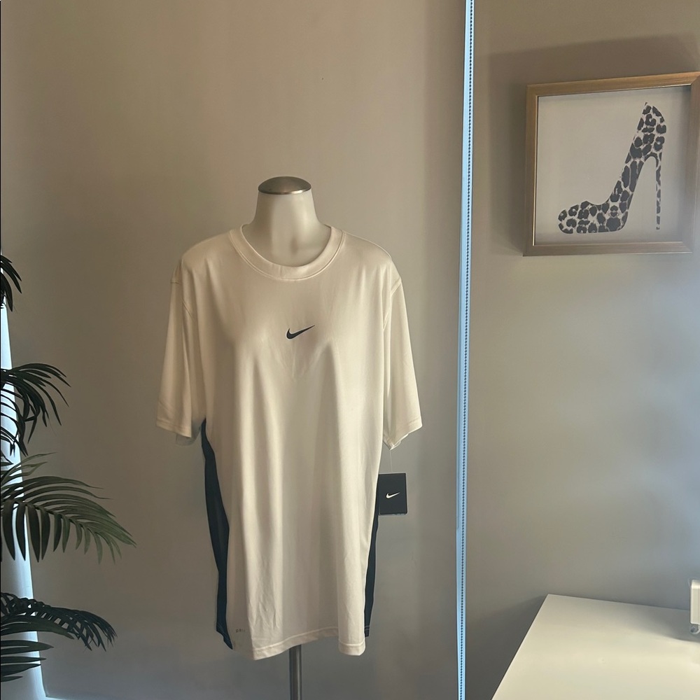 Nike Men's DRI-FIT Short Sleeve Tee